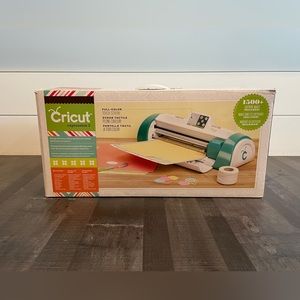 Cricut Expression 2 paper cutter